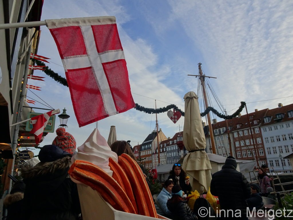 コペンハーゲン・Nyhavnのチュロス屋さんの入り口にて