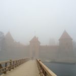 霧の中のトラカイ城