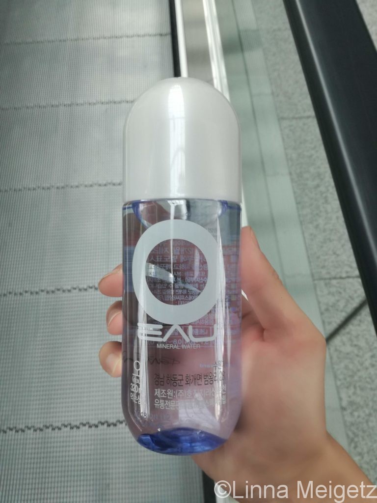 ボトルがお洒落だったのでつい買ってしまった水