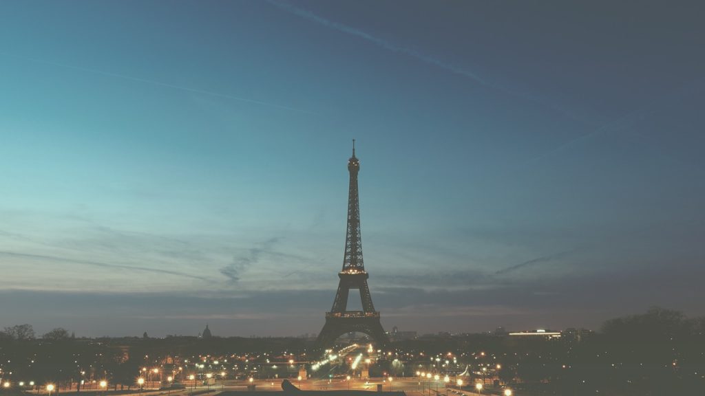 パリのエッフェル塔の写真