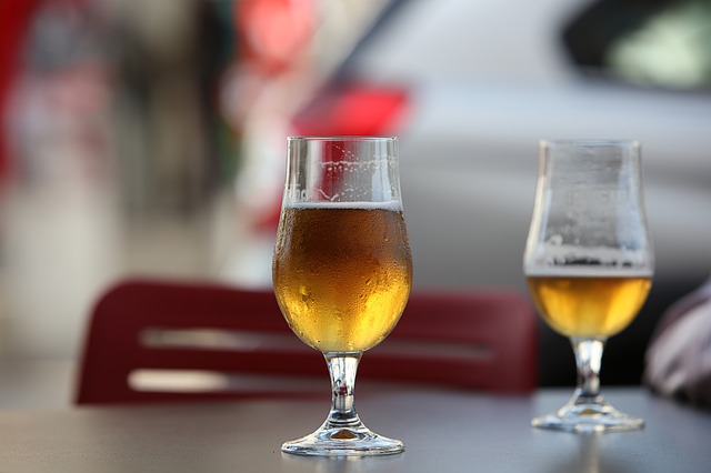 ビール二杯の写真