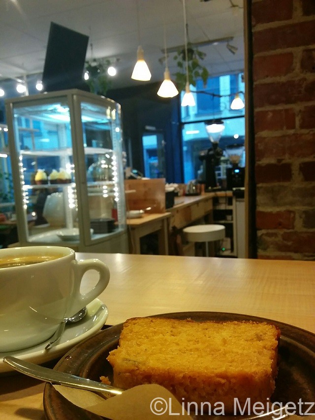 ヘルシンキのCafe Andanteで食べたバナナケーキ