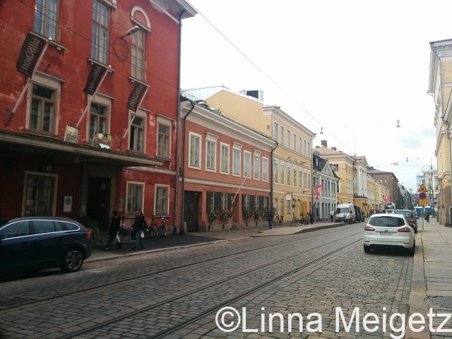ヘルシンキ大聖堂近くの通りの写真