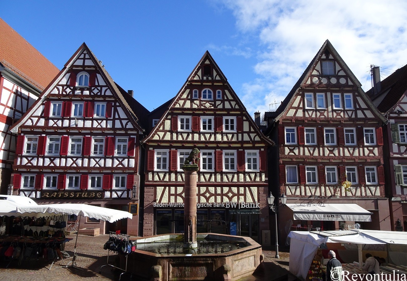 ドイツ ヘッセの出身地カルフは 木組みの家々が並ぶ風光明媚な田舎町 Revontulia レヴォントゥリア