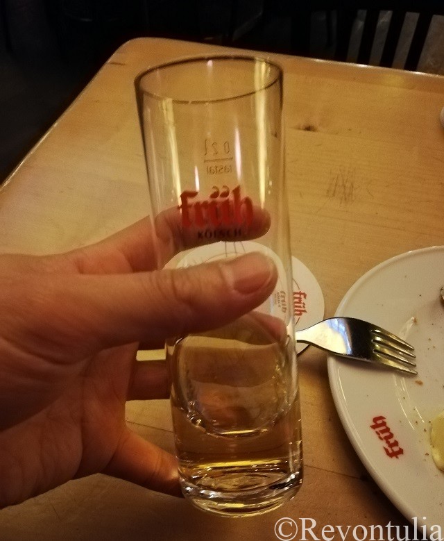 ケルシュのグラス、シュタンゲ