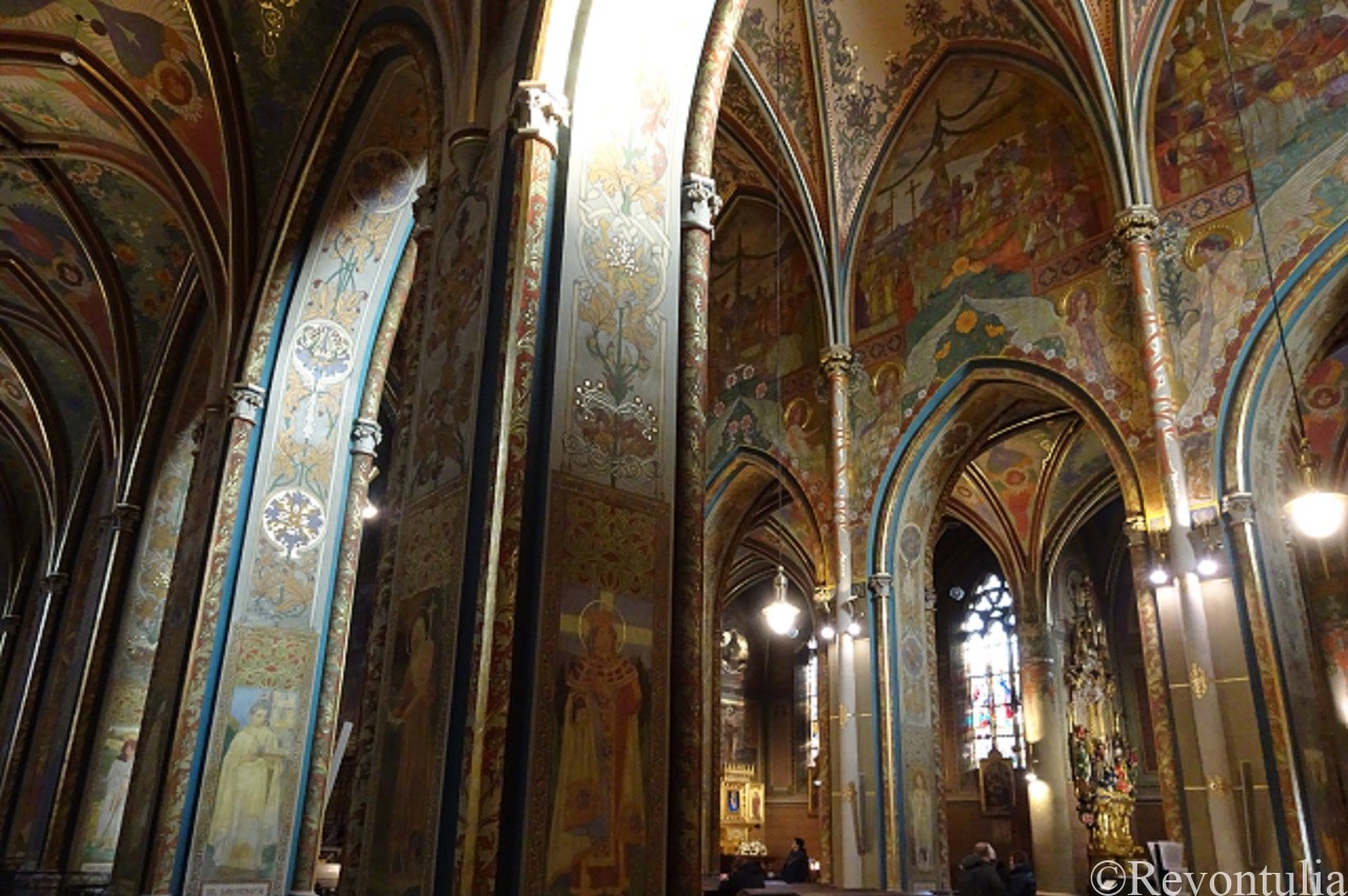 聖ペテロ聖パウロ教会の内部